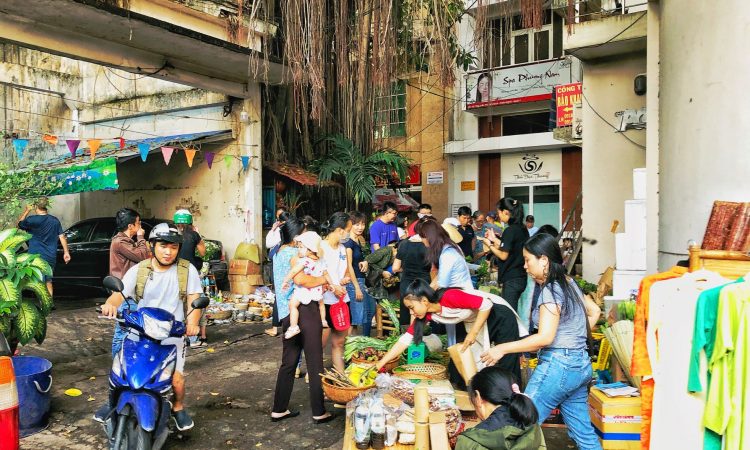 Saigon’s “Village Flea Market” Reopens After Lockdown Every Sunday, Selling Traditional Crafts & Food
